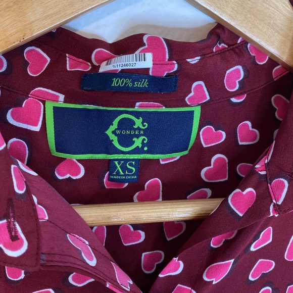 C. WONDER 100% Silk Heart Print Collared Button Down Blouse, Size XS - Picture 3 of 6